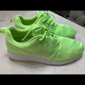 Nike Roshe (neon yellow)